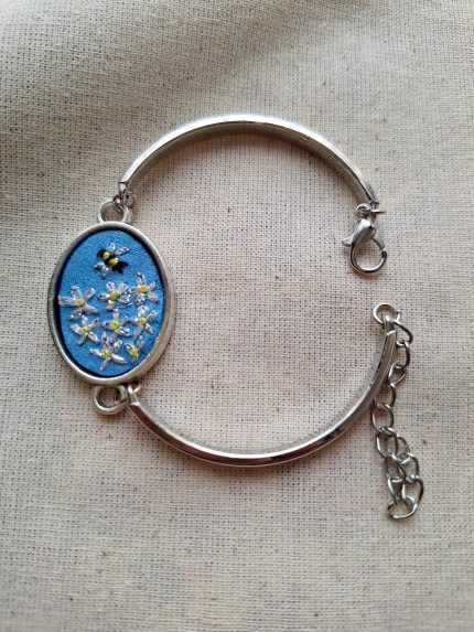 Joyas bordadas Pulsera Entre Margaritas