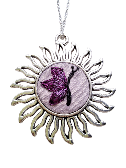 Joyas bordadas Colgante Alas de Lavanda más cadena de plata