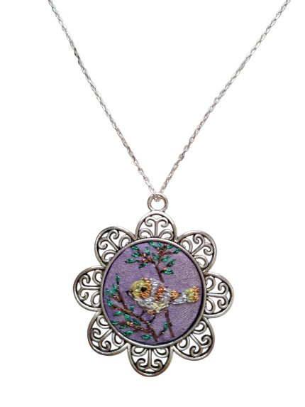Joyas bordadas Colgante Trino Dorado más cadena de plata